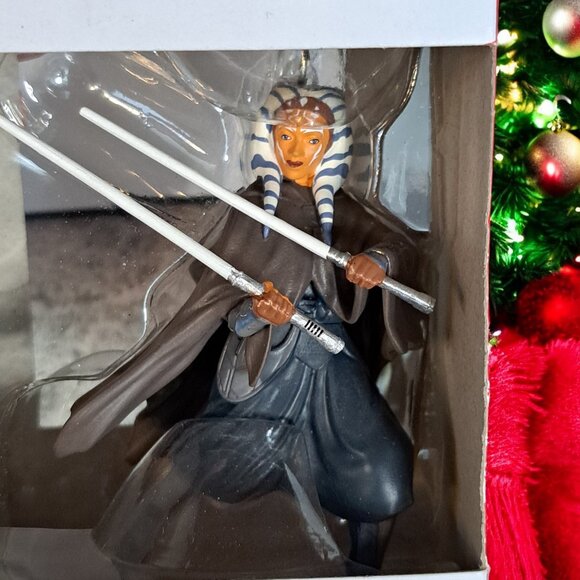Star Wars: Ahsoka Tano Hallmark Ornament - Picture 6 of 7